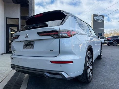 Used 2025 Mitsubishi Outlander SEL image 4