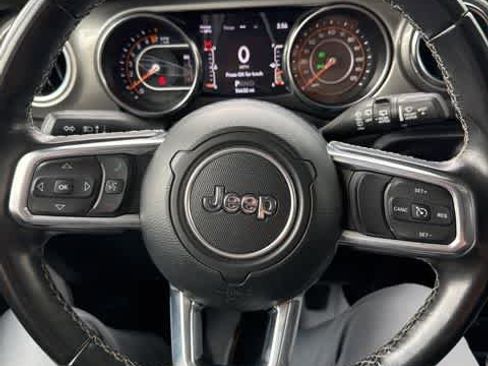 Used 2022 Jeep Wrangler Unlimited Sahara image 14