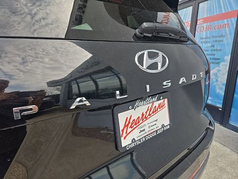 Used 2025 Hyundai Palisade SEL AWD/4WD image 17
