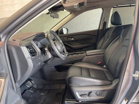 Certified 2023 Nissan Rogue SV w/ SV Premium Package FWD image 10