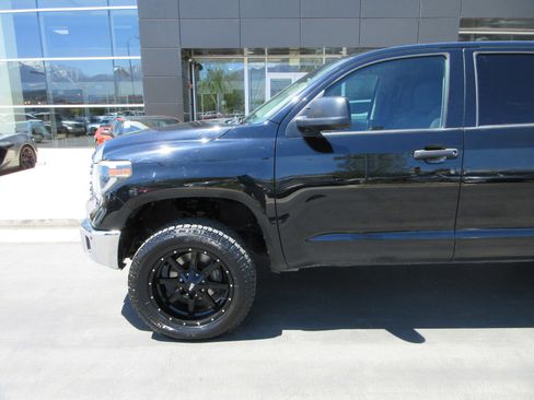 Used 2019 Toyota Tundra SR5 AWD/4WD image 2