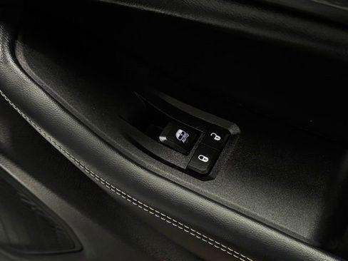 Used 2023 Jeep Grand Cherokee Altitude image 15