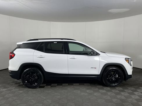 Used 2023 GMC Terrain AT4 image 5
