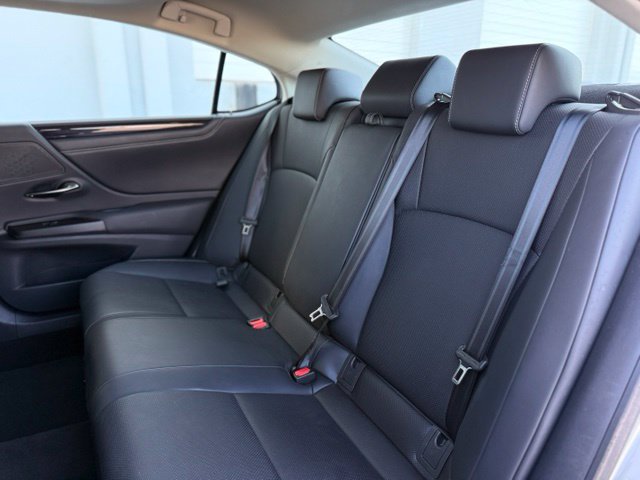 Used 2019 Lexus ES 300h w/ Premium Package FWD image 38