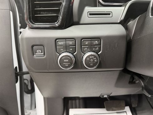 Used 2026 GMC Sierra 2500 AT4 AWD/4WD image 11