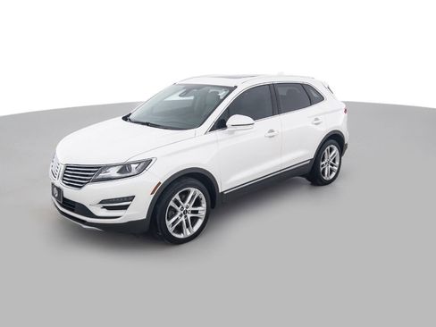 Used 2017 Lincoln MKC Reserve w/ Lincoln MKC Climate Package image 9