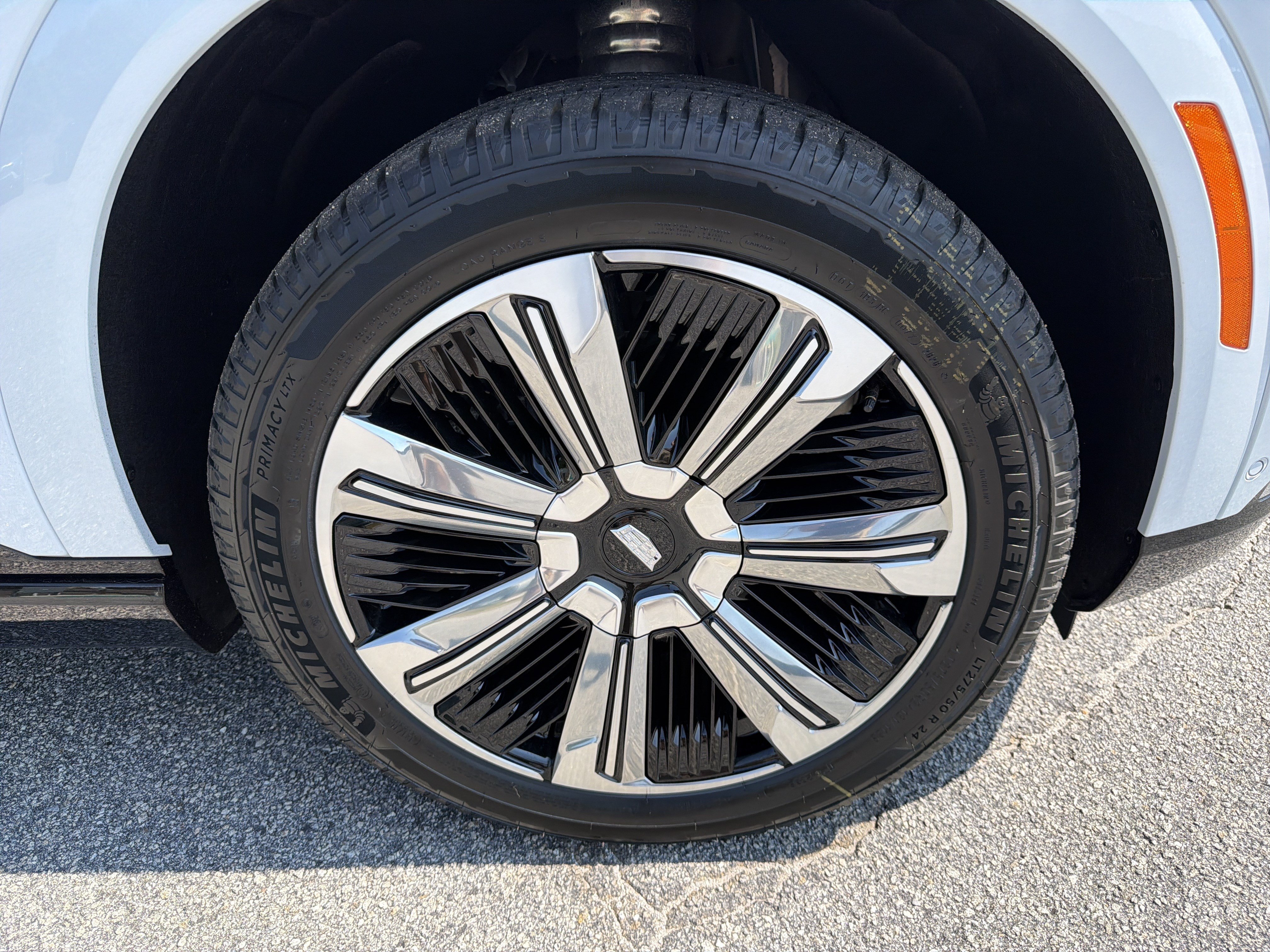 New 2026 Cadillac Escalade IQ Luxury 2 AWD/4WD image 13