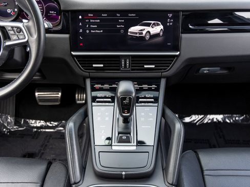 Certified 2022 Porsche Cayenne S AWD/4WD image 46
