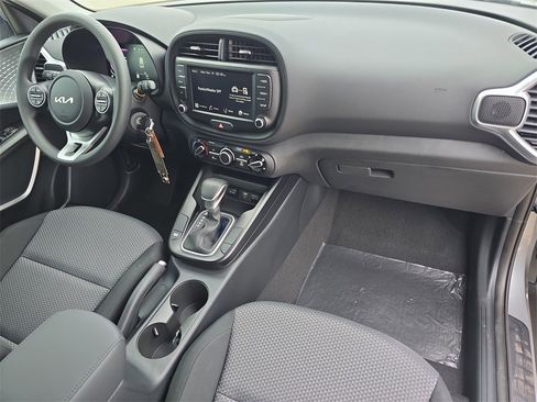 New 2025 Kia Soul LX image 13