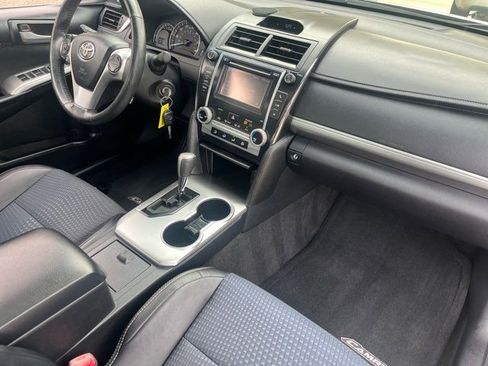 Used 2013 Toyota Camry SE image 25