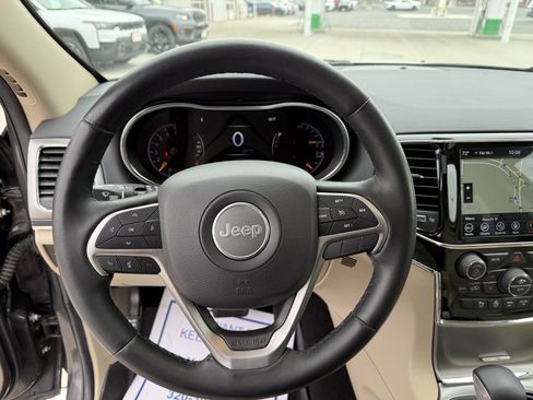 Used 2020 Jeep Grand Cherokee Limited image 21