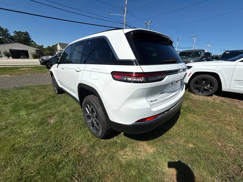New 2027 Jeep Grand Cherokee Laredo X AWD/4WD image 3