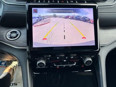 Used 2022 Jeep Grand Cherokee Overland w/ Luxury Tech Group IV image 31