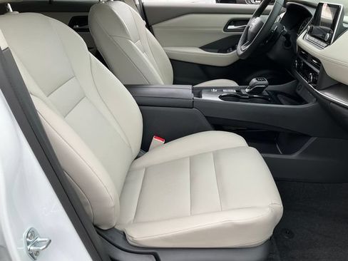Used 2026 Nissan Rogue SV w/ SV Premium Package FWD image 21