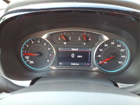 Used 2023 Chevrolet Traverse LT FWD image 26