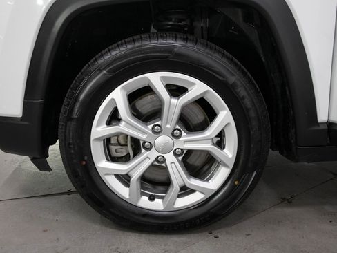 Used 2024 Jeep Compass Latitude AWD/4WD image 28