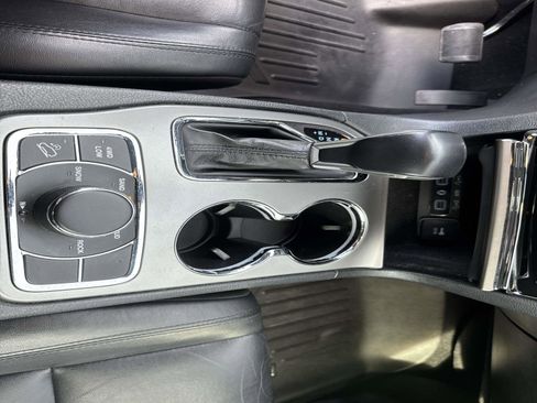 Used 2020 Jeep Grand Cherokee Limited image 31