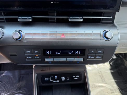 Used 2025 Hyundai Kona SEL AWD/4WD image 23