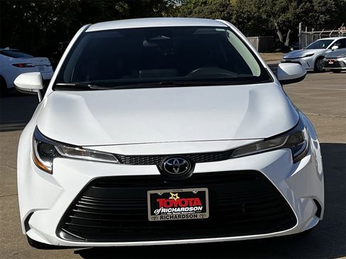 Used 2023 Toyota Corolla LE image 7