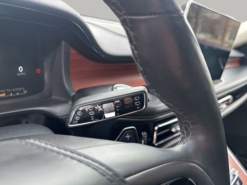 Used 2022 Lincoln Aviator Reserve w/ Elements Package Plus image 33