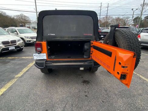 Used 2013 Jeep Wrangler Unlimited Sahara image 17