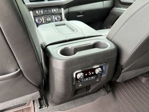 Used 2022 GMC Yukon XL SLT w/ SLT Premium Package AWD/4WD image 23