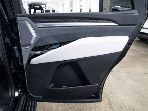 Used 2025 Cadillac Escalade V image 28