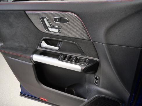 Certified 2025 Mercedes-Benz GLA 250 4MATIC image 31