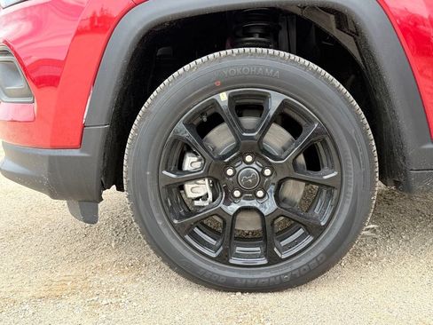 New 2026 Jeep Compass Latitude AWD/4WD image 22