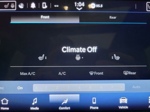 Used 2024 Chrysler Pacifica Touring-L w/ S Appearance Package image 12