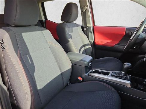 Used 2019 Toyota Tacoma SR5 image 20