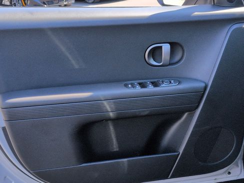 Used 2025 Hyundai Ioniq 5 SE RWD image 14