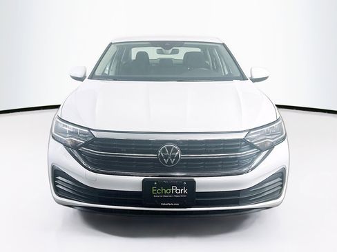 Used 2024 Volkswagen Jetta S image 2