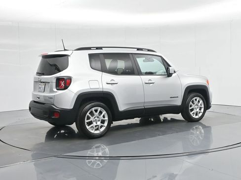 Used 2019 Jeep Renegade Latitude image 28