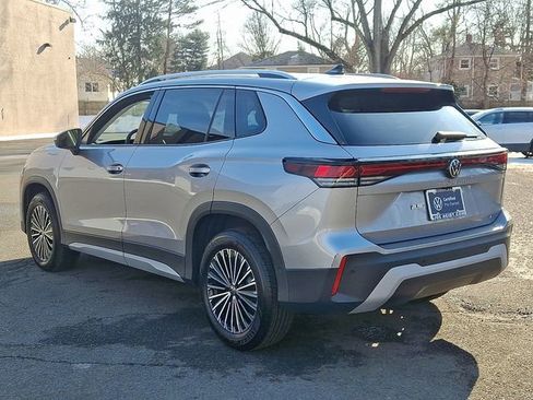 Certified 2025 Volkswagen Tiguan S w/ 18" Wheel Package image 7