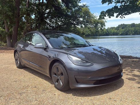 Used 2023 Tesla Model 3 Standard Range RWD image 1