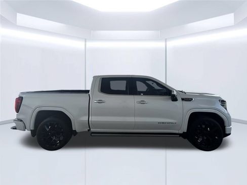 Used 2024 GMC Sierra 1500 Denali AWD/4WD image 4