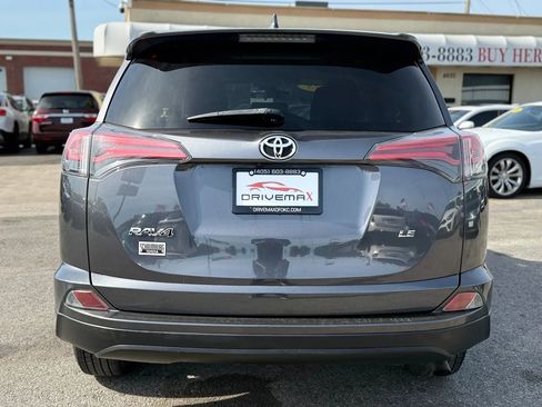 Used 2018 Toyota RAV4 LE w/ All Weather Liner Package FWD image 5