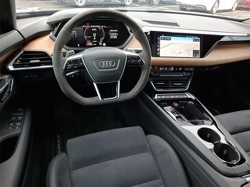 Certified 2024 Audi e-tron GT Premium Plus image 4