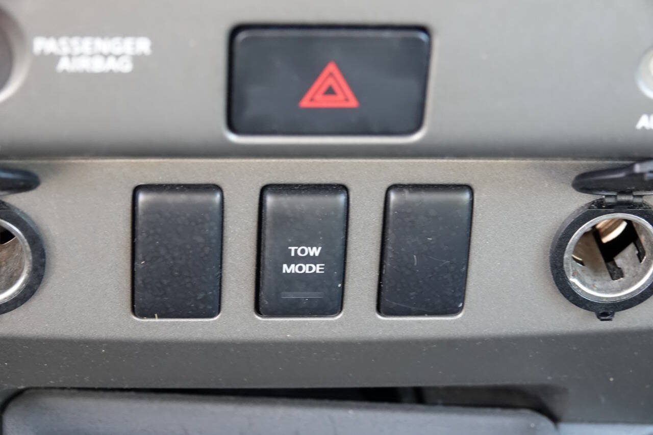 Used 2004 Nissan Titan XE w/ (PRF) Preferred Pkg AWD/4WD image 66