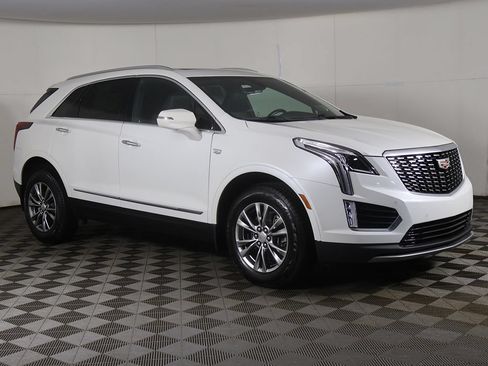 Used 2023 Cadillac XT5 Premium Luxury AWD/4WD image 2