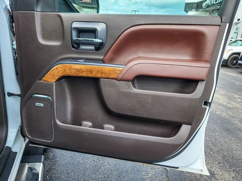 Used 2016 Chevrolet Silverado 1500 High Country w/ High Country Premium Package AWD/4WD image 19