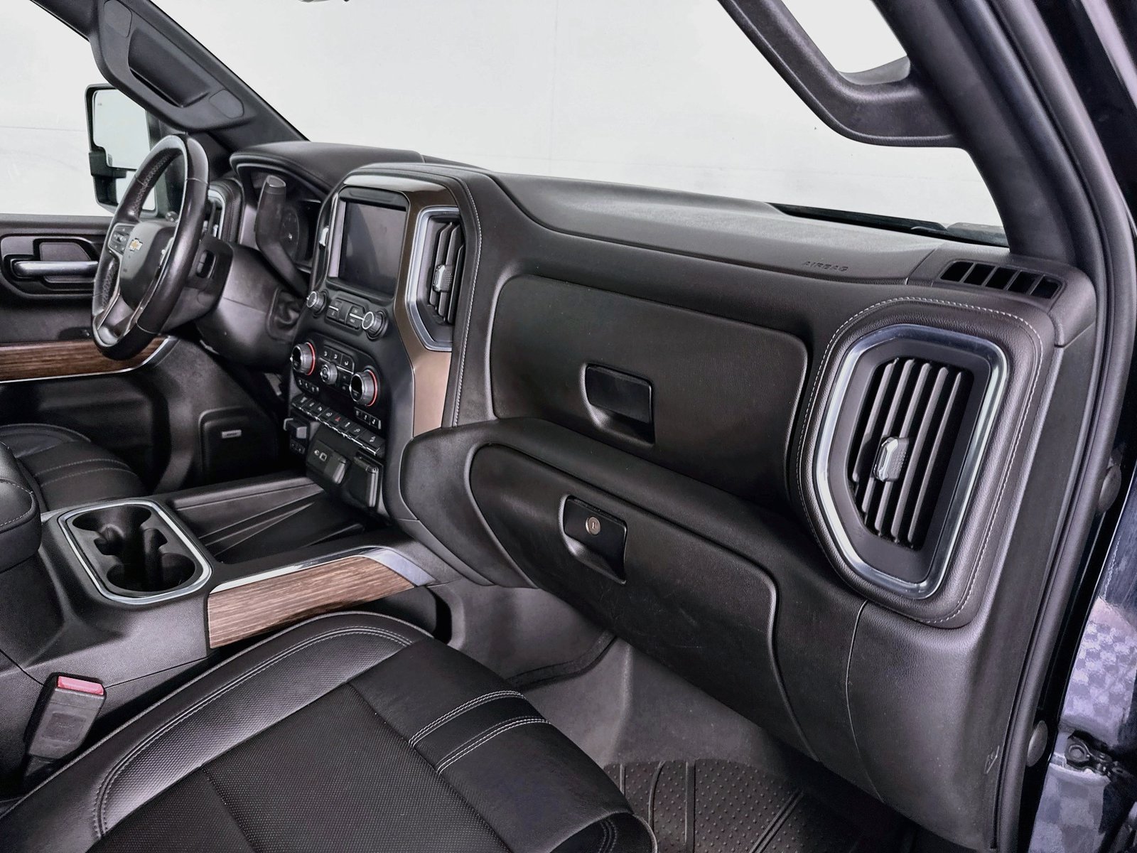 Used 2020 Chevrolet Silverado 2500 High Country w/ Z71 Off-Road Package AWD/4WD image 31
