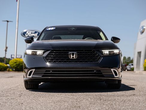 Used 2025 Honda Accord Touring image 2