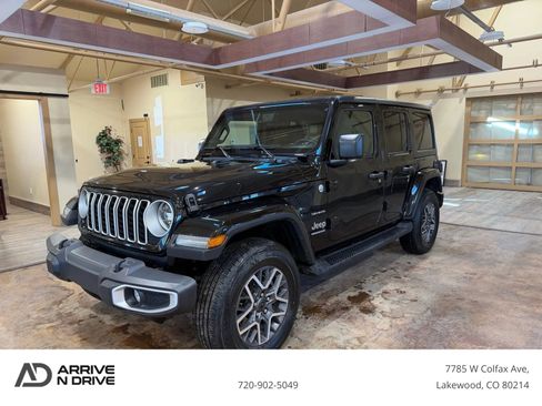Used 2024 Jeep Wrangler Unlimited Sahara image 1