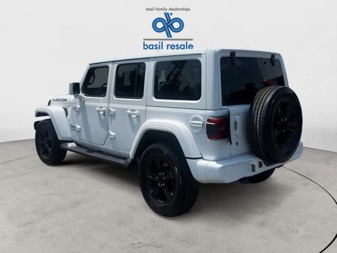 Used 2018 Jeep Wrangler Unlimited Sahara AWD/4WD image 4