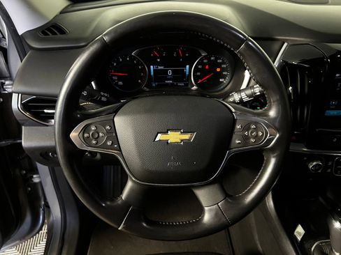 Used 2018 Chevrolet Traverse Premier w/ Driver Confidence II Package FWD image 9