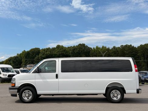 Used 2026 Chevrolet Express 3500 LT w/ LT Preferred Equipment Group RWD image 10