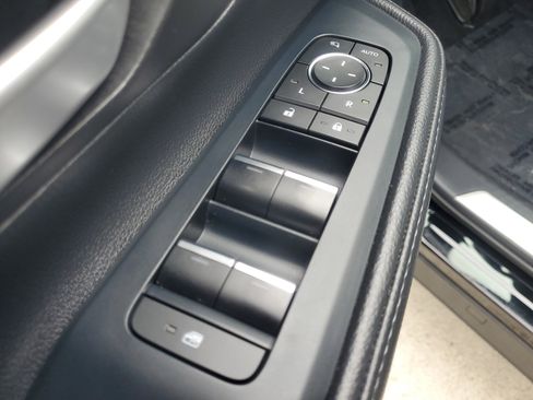 Certified 2025 Toyota Grand Highlander FWD image 22