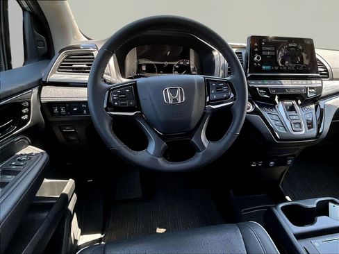 Used 2025 Honda Odyssey Elite image 8